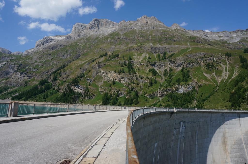 Bnb Valais - By La Sittelle Grimisuat Luaran gambar